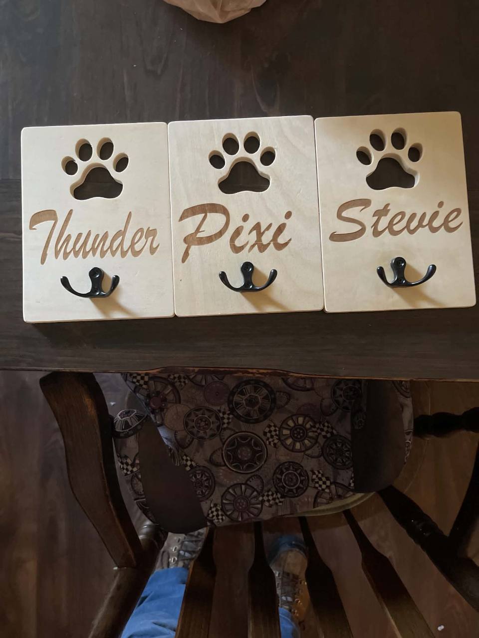 Personalized pet leash hook boards